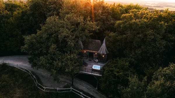 Les 7 meilleures cabanes dans les Arbres en Dordogne